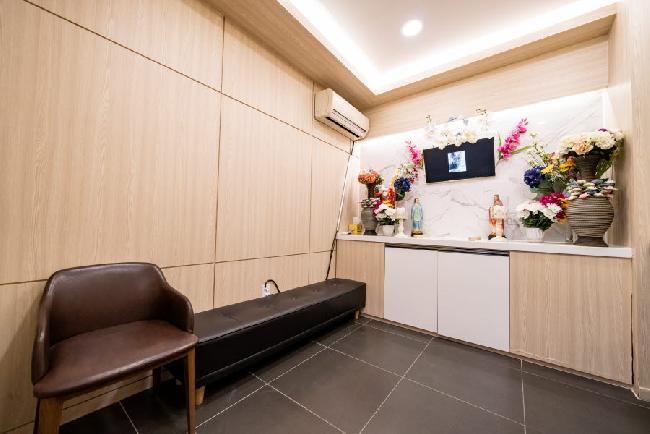 편안하게 맞이하는 추모실 내부 모습